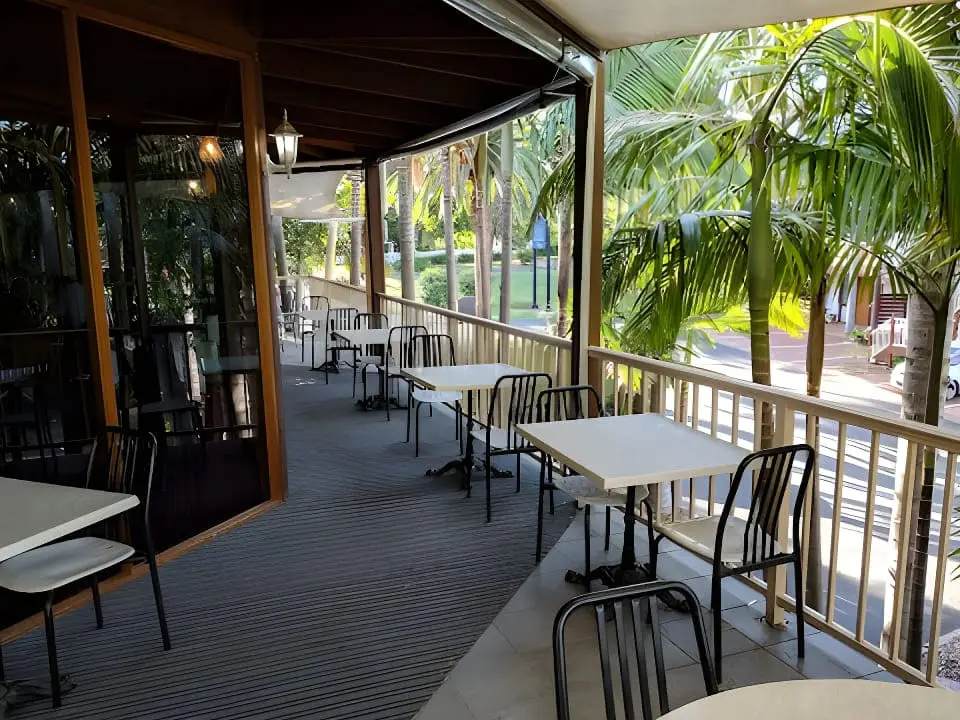 Al Fresco dining area at Kaloha Holiday Resort on Phillip Island